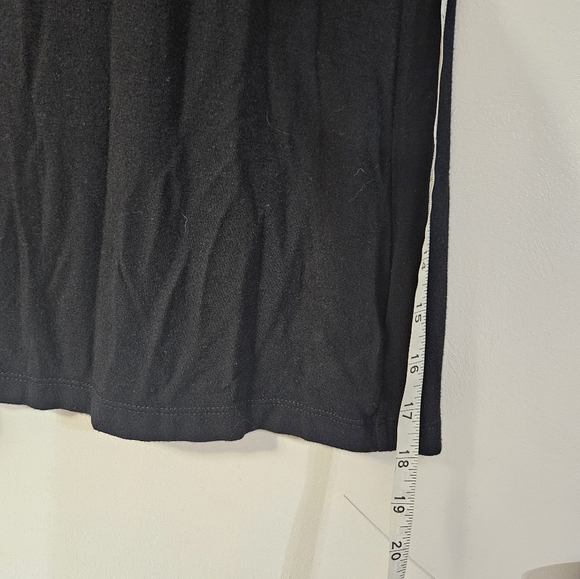 Tahari Casual Black Short Sleeve Tee! - Picture 5 of 5